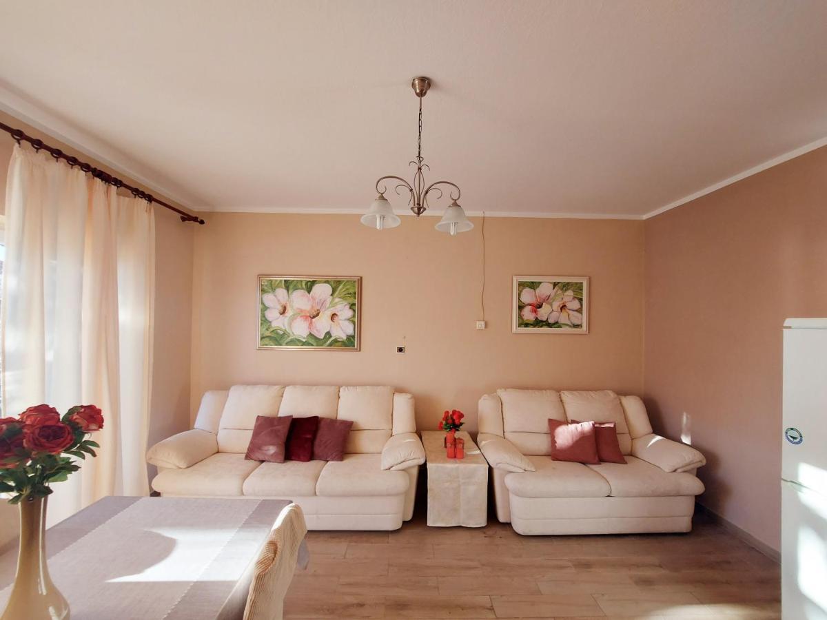 Apartments Adriatic Riviera 茨里克韦尼察 外观 照片