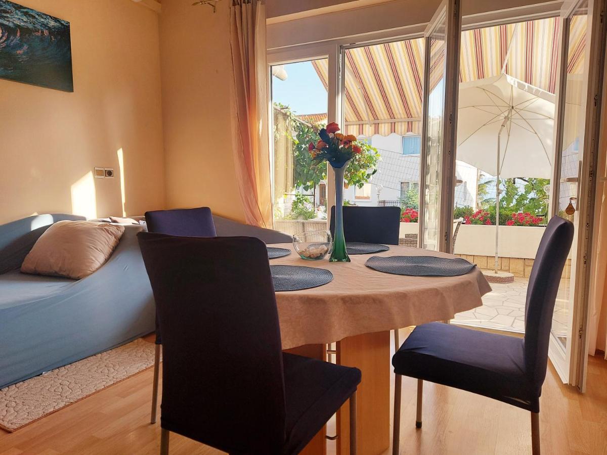 Apartments Adriatic Riviera 茨里克韦尼察 外观 照片