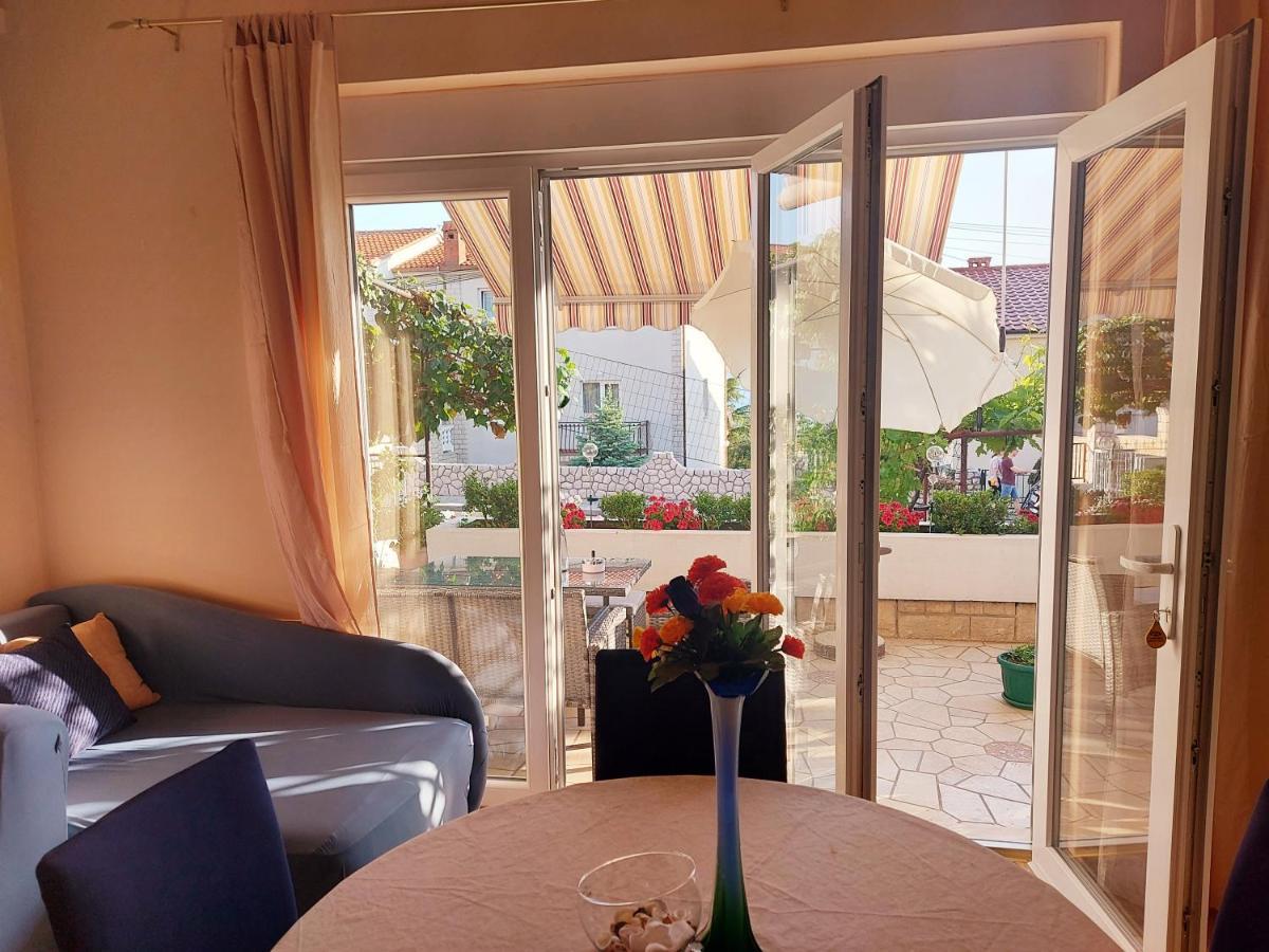 Apartments Adriatic Riviera 茨里克韦尼察 外观 照片