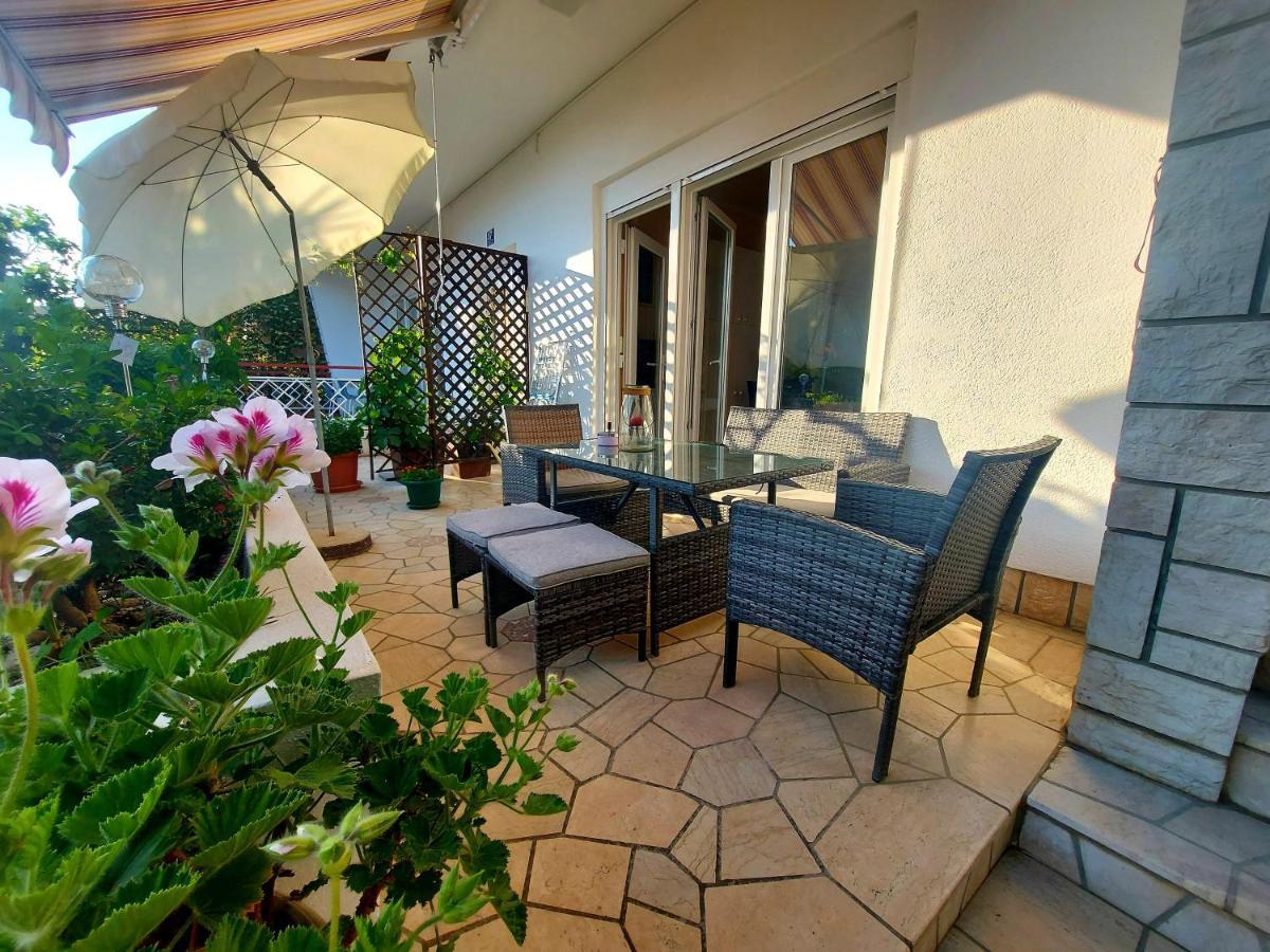 Apartments Adriatic Riviera 茨里克韦尼察 外观 照片