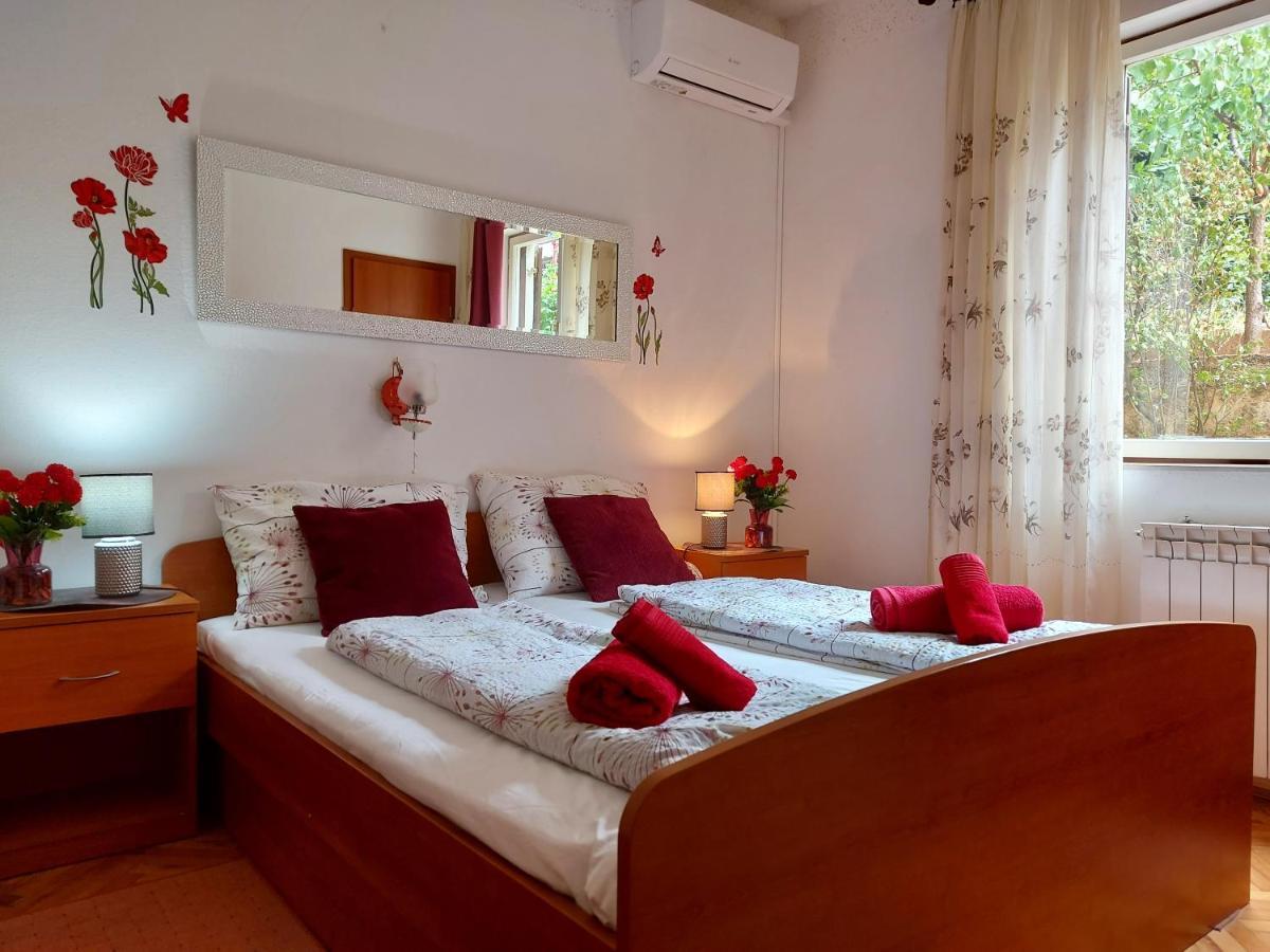 Apartments Adriatic Riviera 茨里克韦尼察 外观 照片