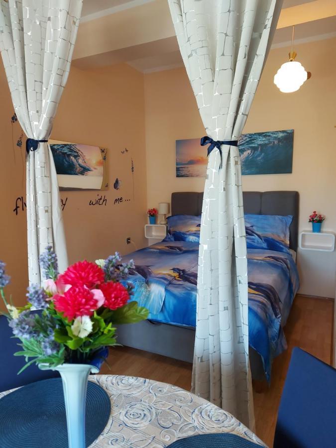 Apartments Adriatic Riviera 茨里克韦尼察 外观 照片