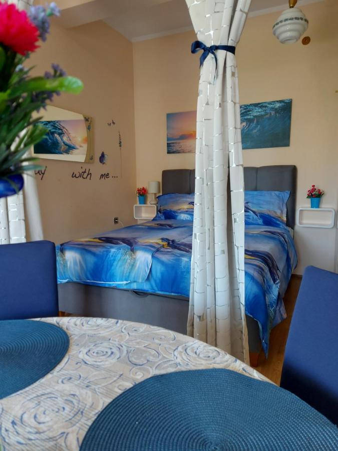Apartments Adriatic Riviera 茨里克韦尼察 外观 照片